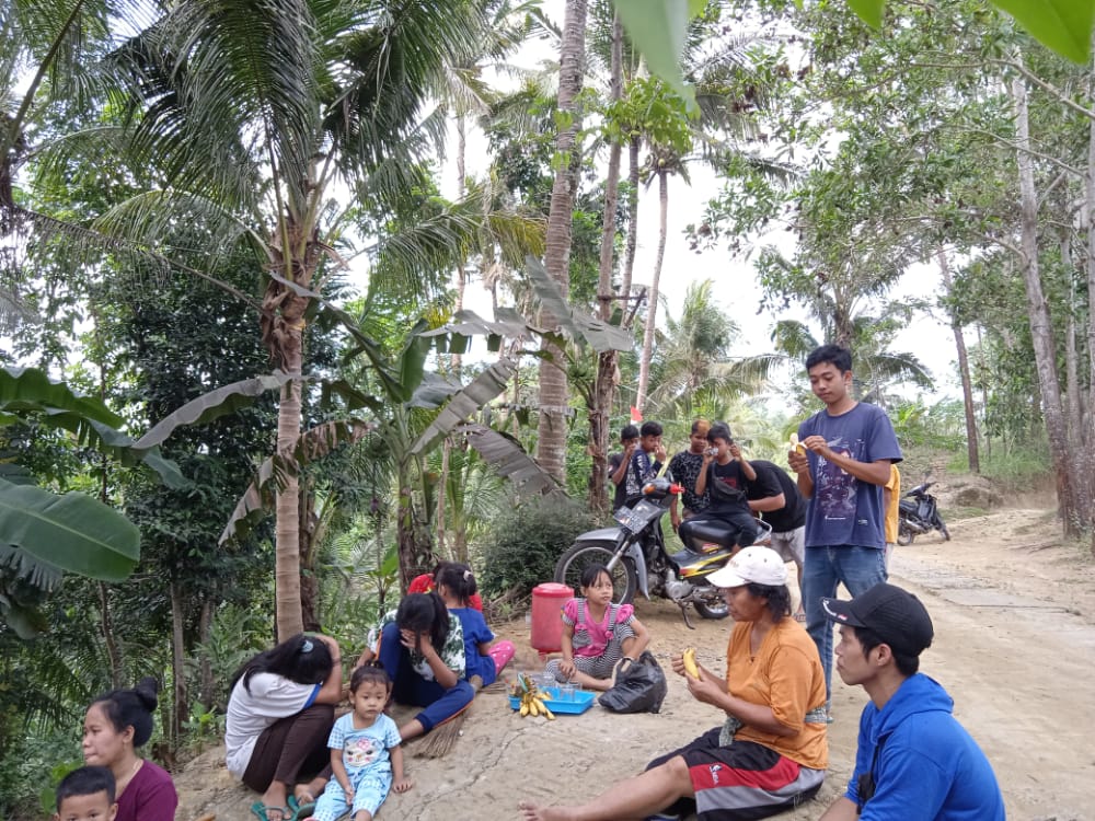 Kerja Bakti Warga Sangkrek Menjelang Peringatan Kemerdekaan